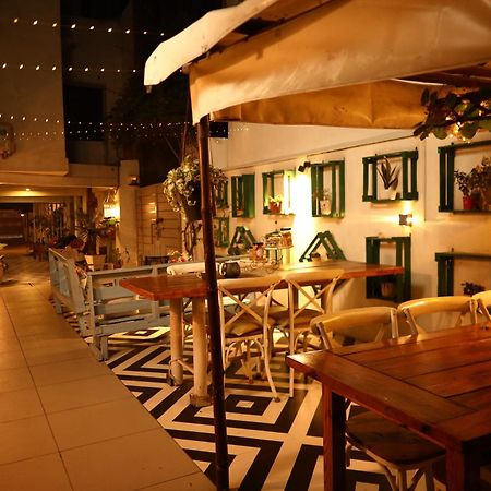 אמריצר The Bougainvillea Bed & Breakfast מראה חיצוני תמונה