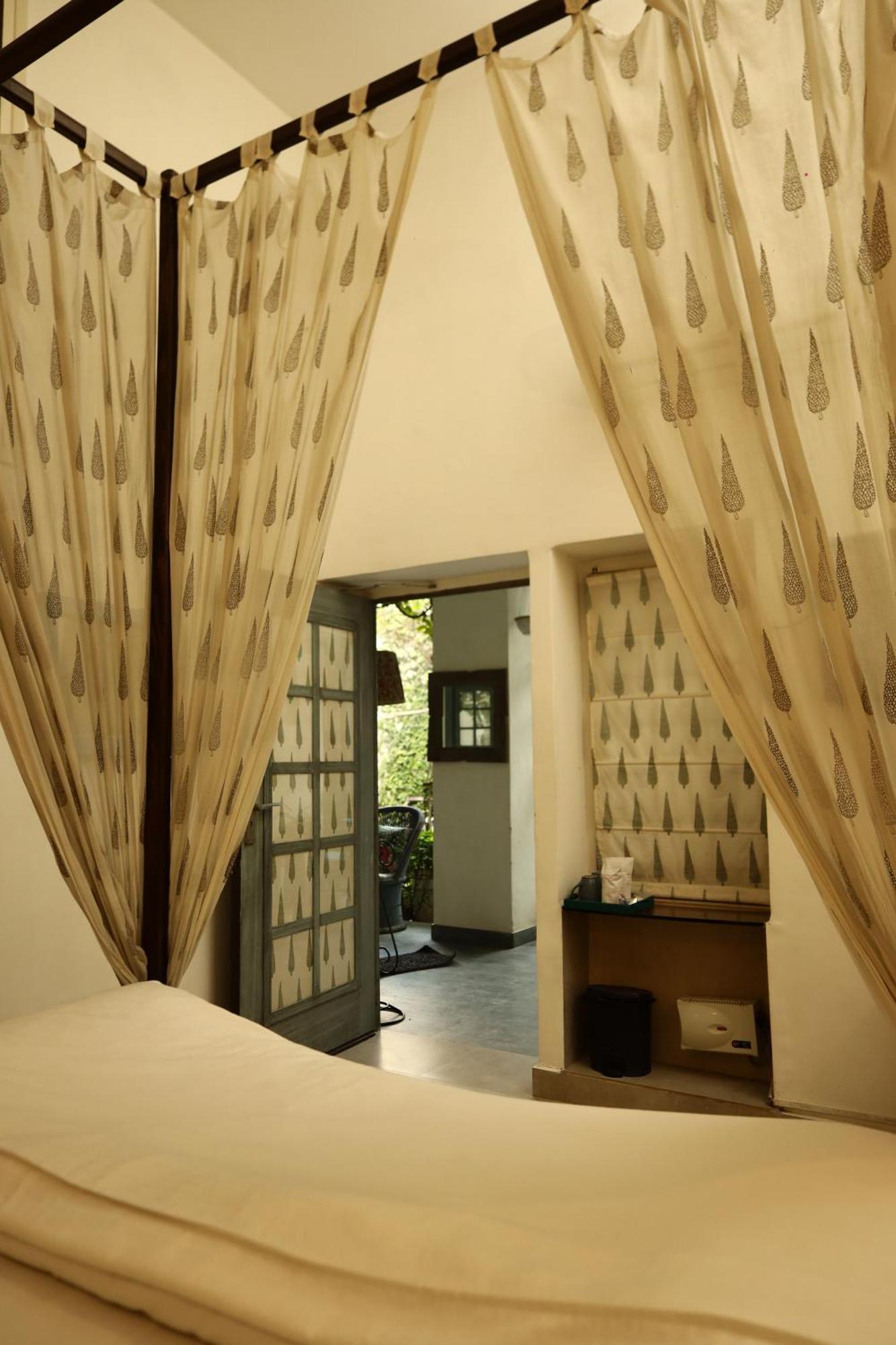 אמריצר The Bougainvillea Bed & Breakfast מראה חיצוני תמונה