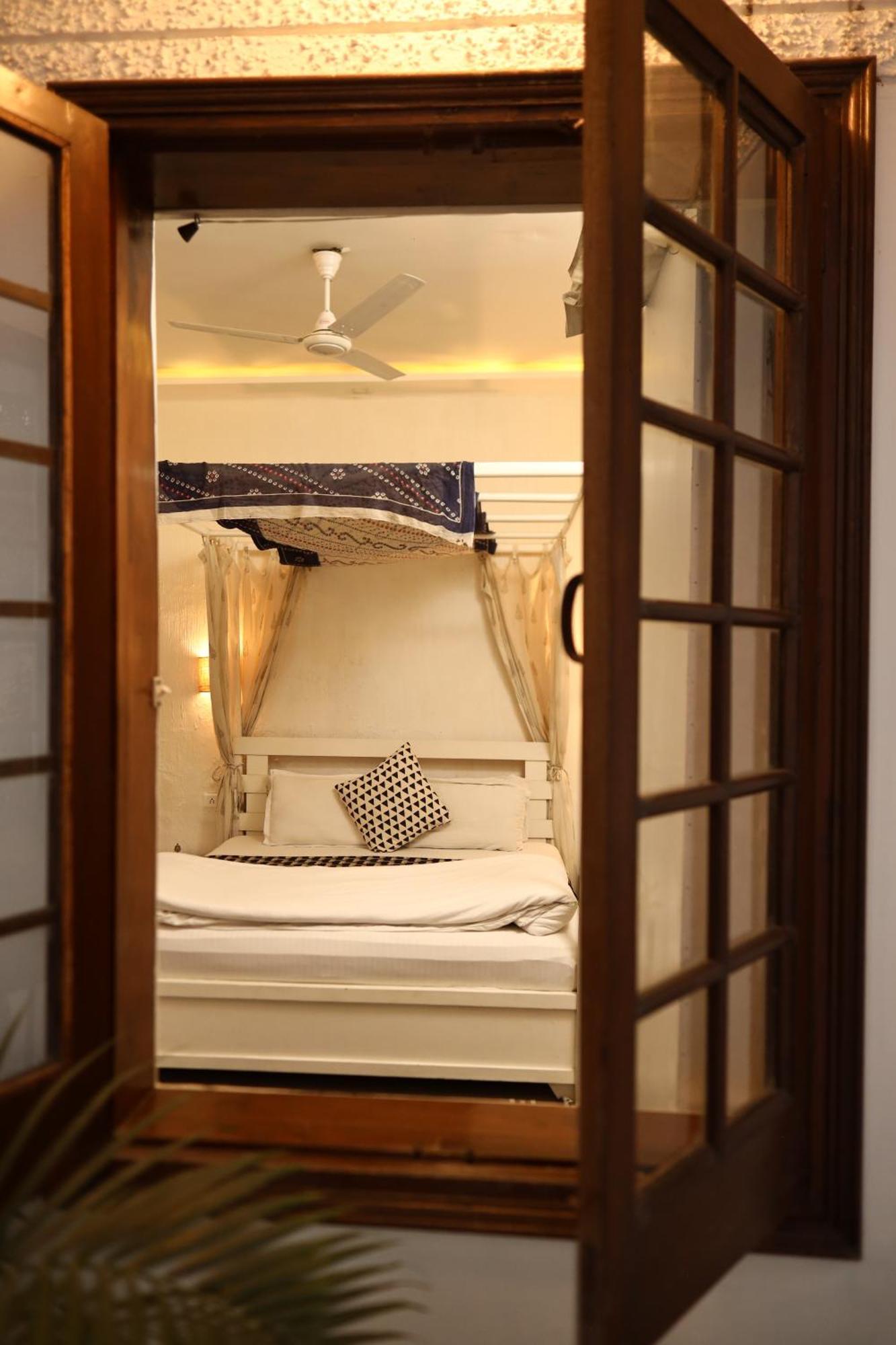 אמריצר The Bougainvillea Bed & Breakfast מראה חיצוני תמונה