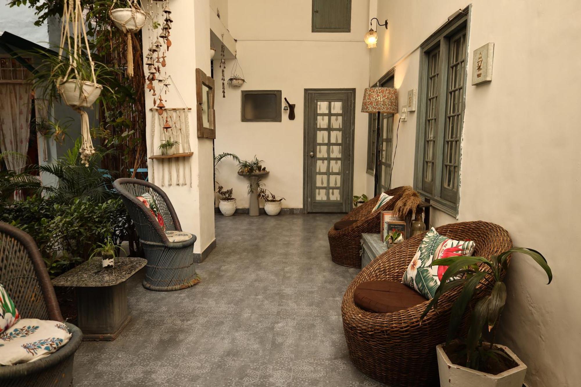אמריצר The Bougainvillea Bed & Breakfast מראה חיצוני תמונה