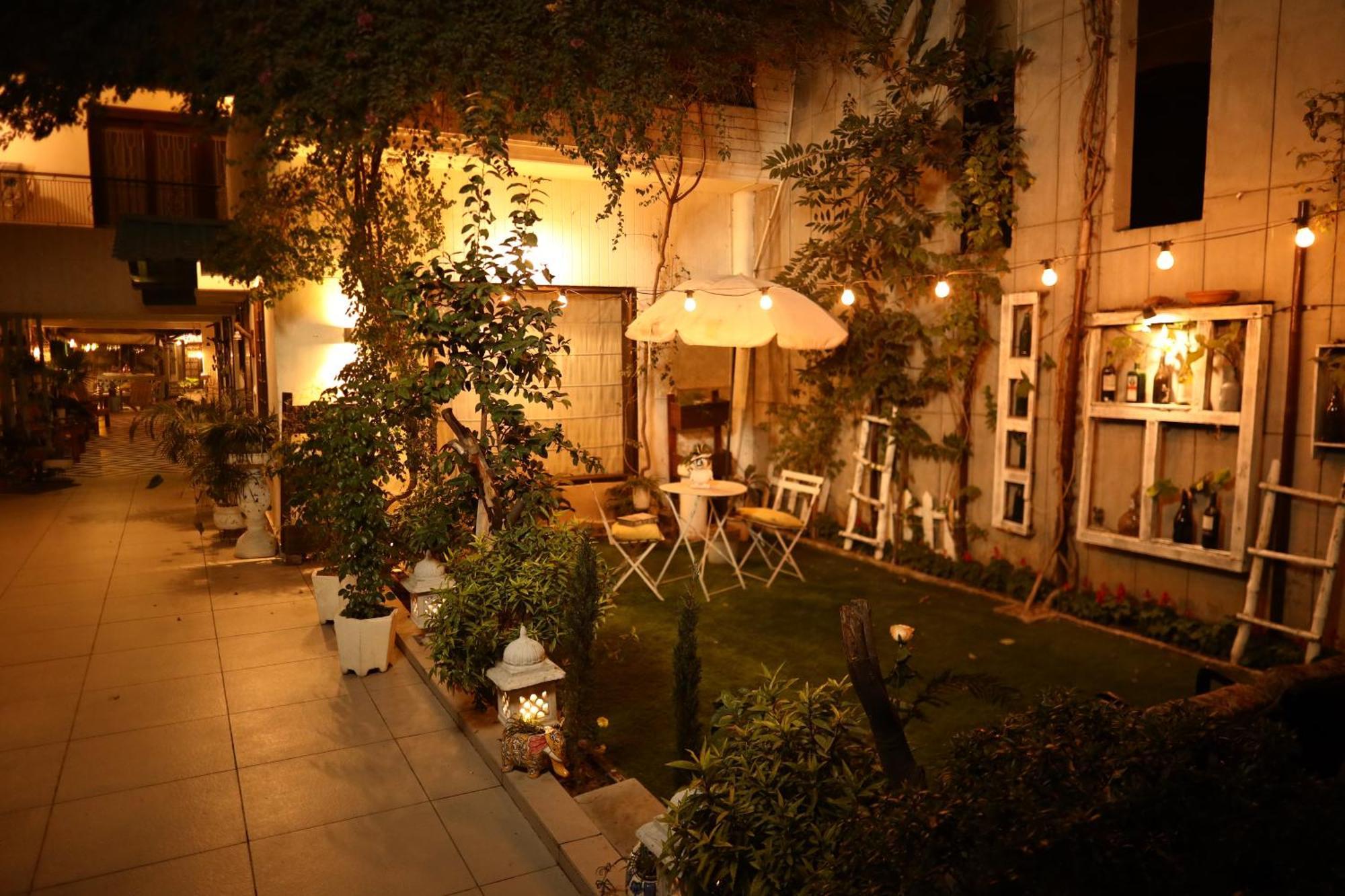 אמריצר The Bougainvillea Bed & Breakfast מראה חיצוני תמונה