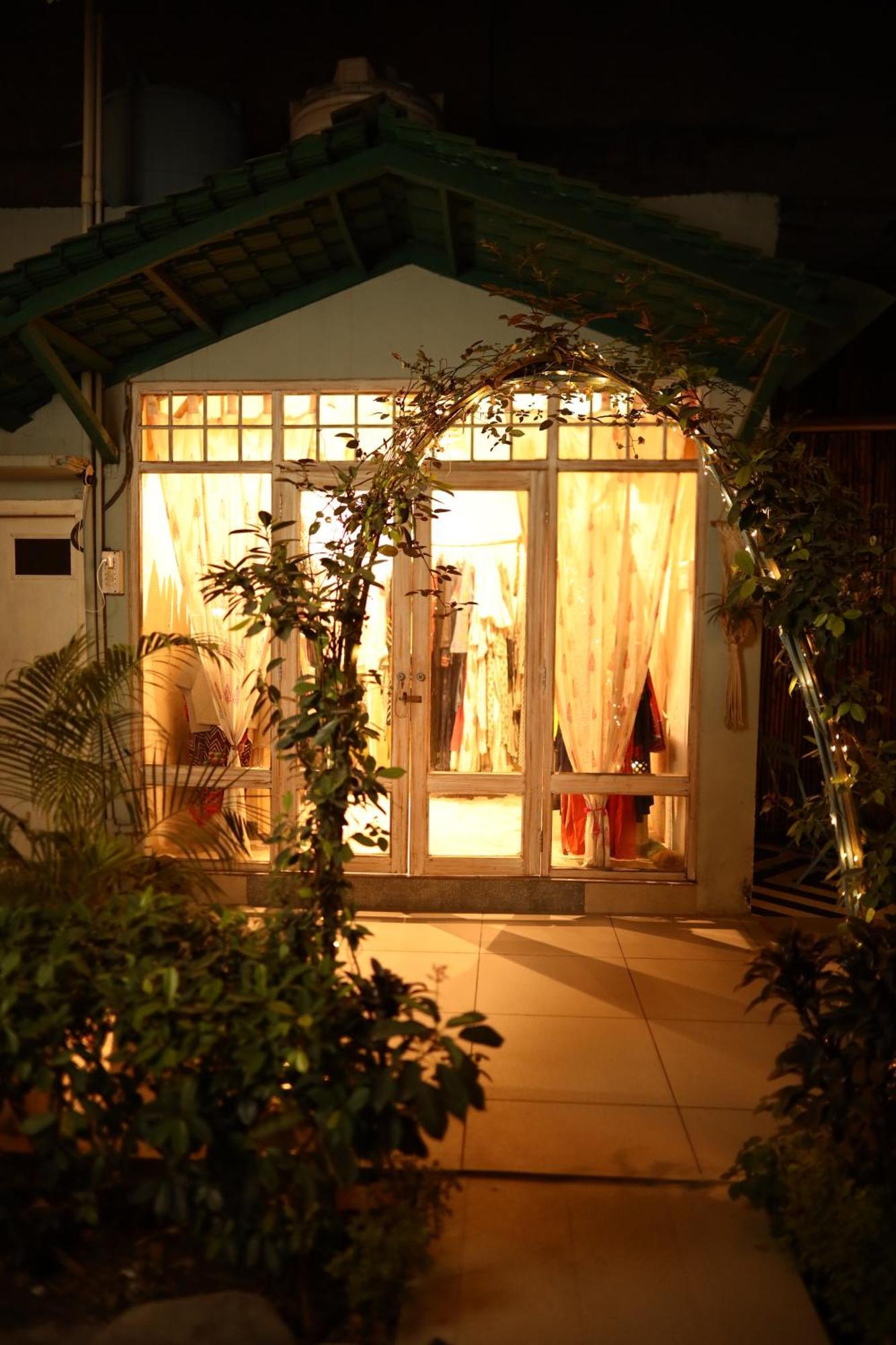 אמריצר The Bougainvillea Bed & Breakfast מראה חיצוני תמונה